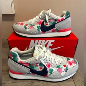 Nike Venture Runner N7